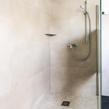 Hangar 19 Superior Mit Terrasse Und Garten H1w1 *