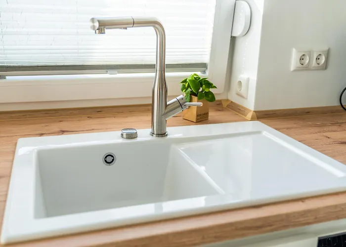 Apartment Hangar 19 Superior Mit Terrasse Und Garten H1w1