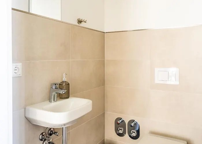 Hangar 19 Superior Mit Terrasse Und Garten H1w1